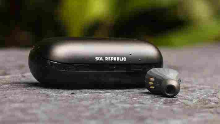 Sol Republic’s expensive-sounding earbuds are exciting, but flawed