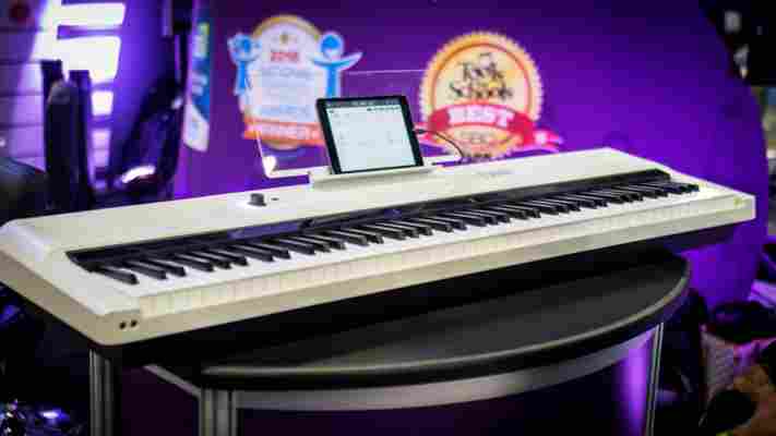 Review: The One Smart Keyboard Pro uses RGB lights to help you play piano