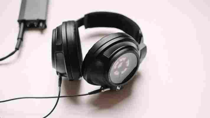 Review: Sennheiser’s HD820 are superb, imperfect headphones like no other